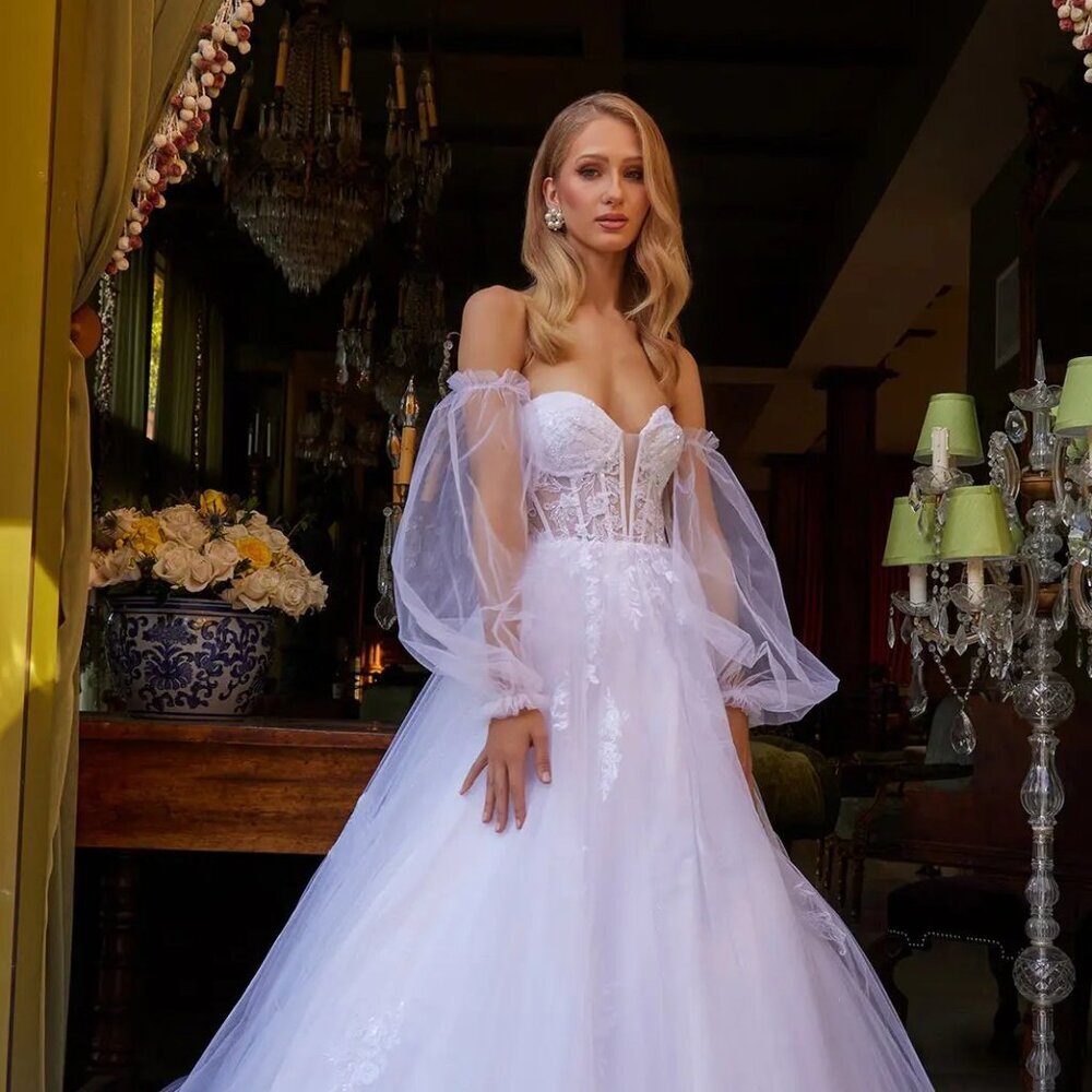 New A-Line Sleeveless Tulle Wedding Dress W/ Illusion Sweetheart Neck Gl3579